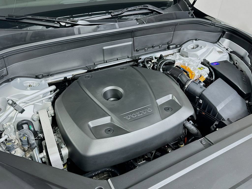 Used 2025 Volvo XC90 T8 Plus w/ Protection Package Premier image 26