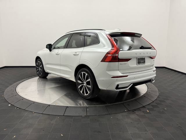 Certified 2023 Volvo XC60 B5 Plus w/ Climate Package image 5
