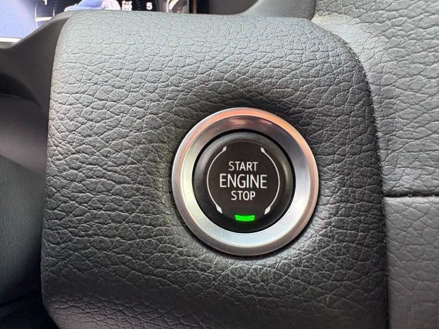 Used 2023 GMC Yukon XL Denali AWD/4WD image 23