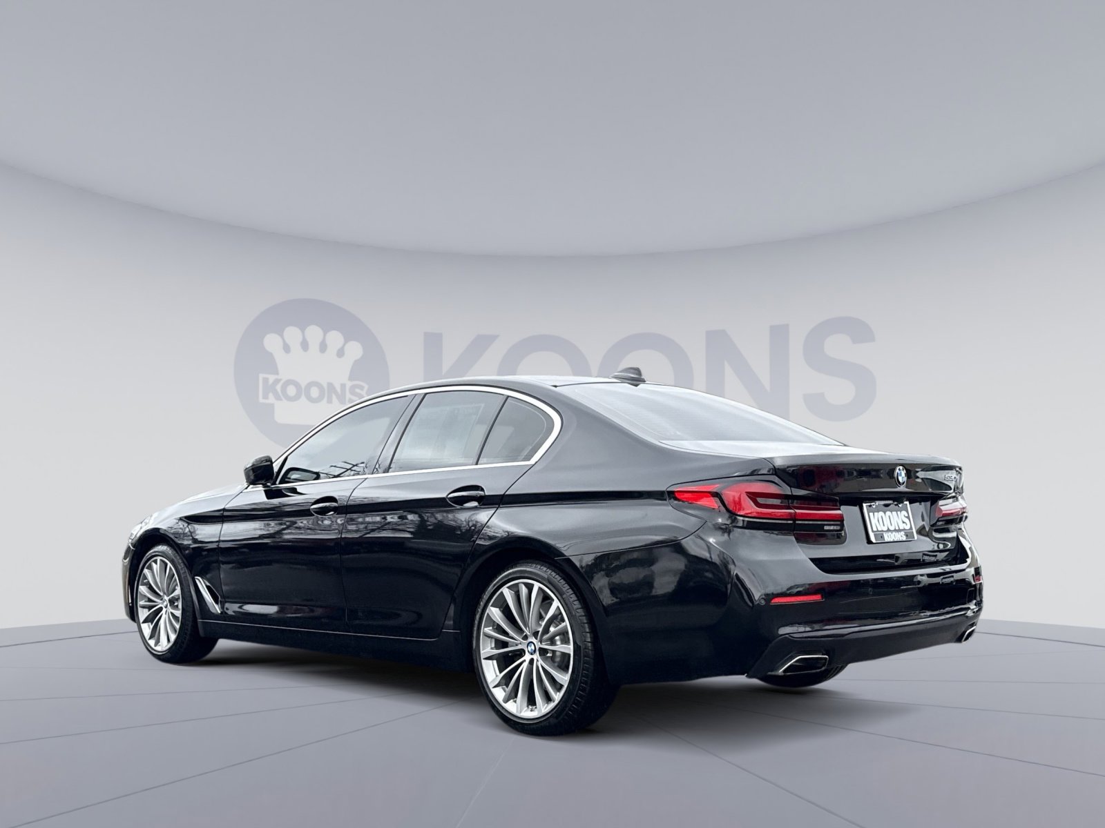 Used 2022 BMW 530i w/ Premium Package image 4