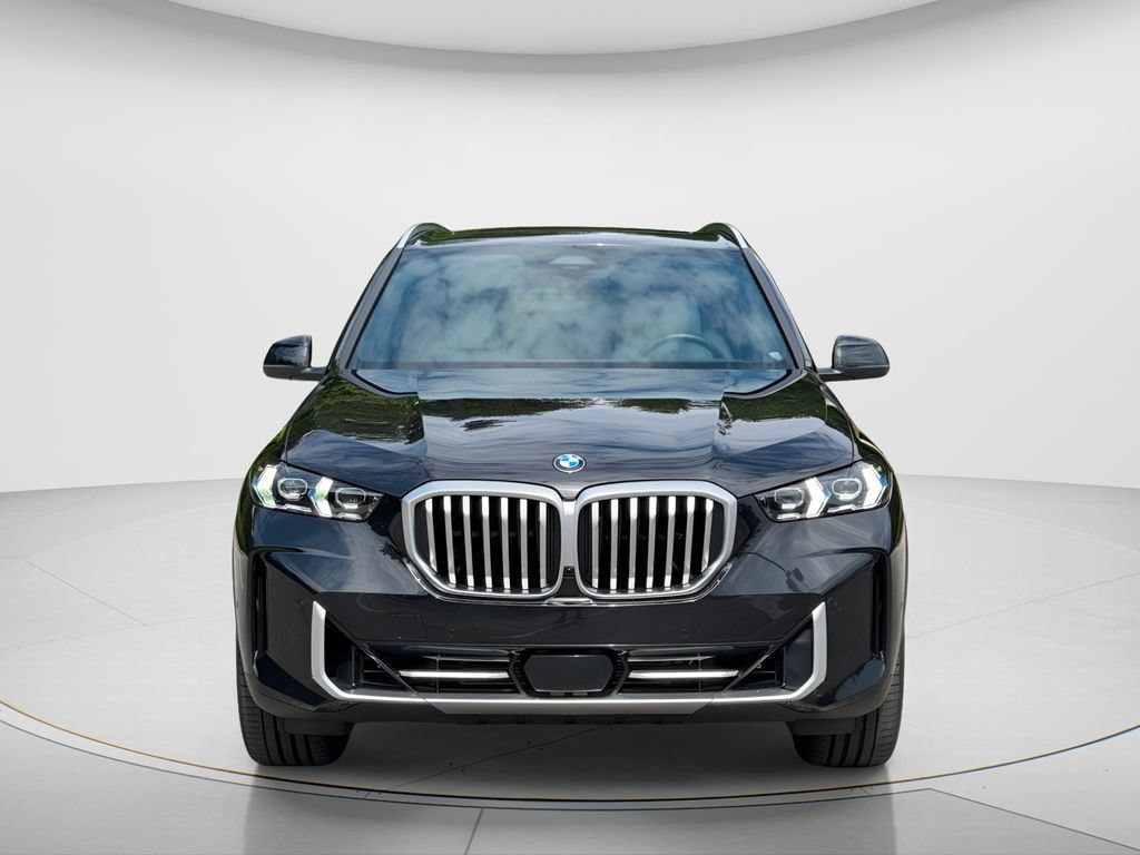 Certified 2024 BMW X5 xDrive40i w/ Premium Package AWD/4WD image 2