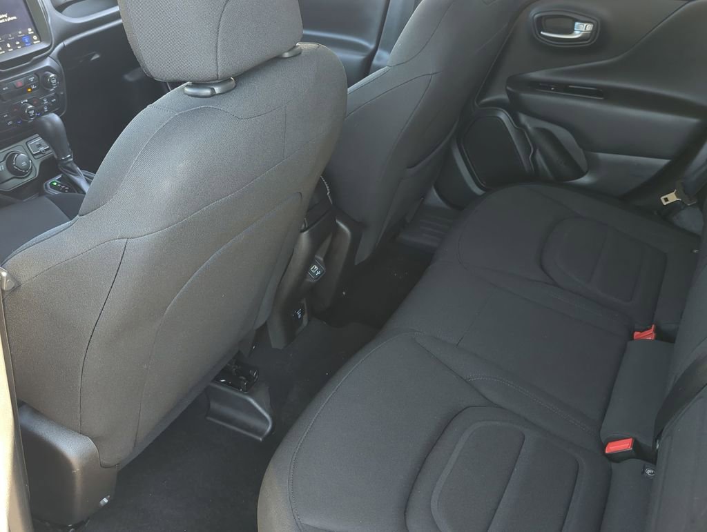 Used 2022 Jeep Renegade Latitude w/ Convenience Group image 22