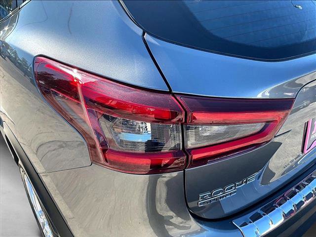 Used 2022 Nissan Rogue Sport SV image 28