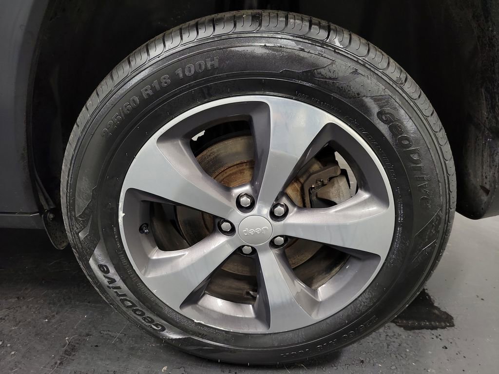 Used 2020 Jeep Cherokee Limited image 11