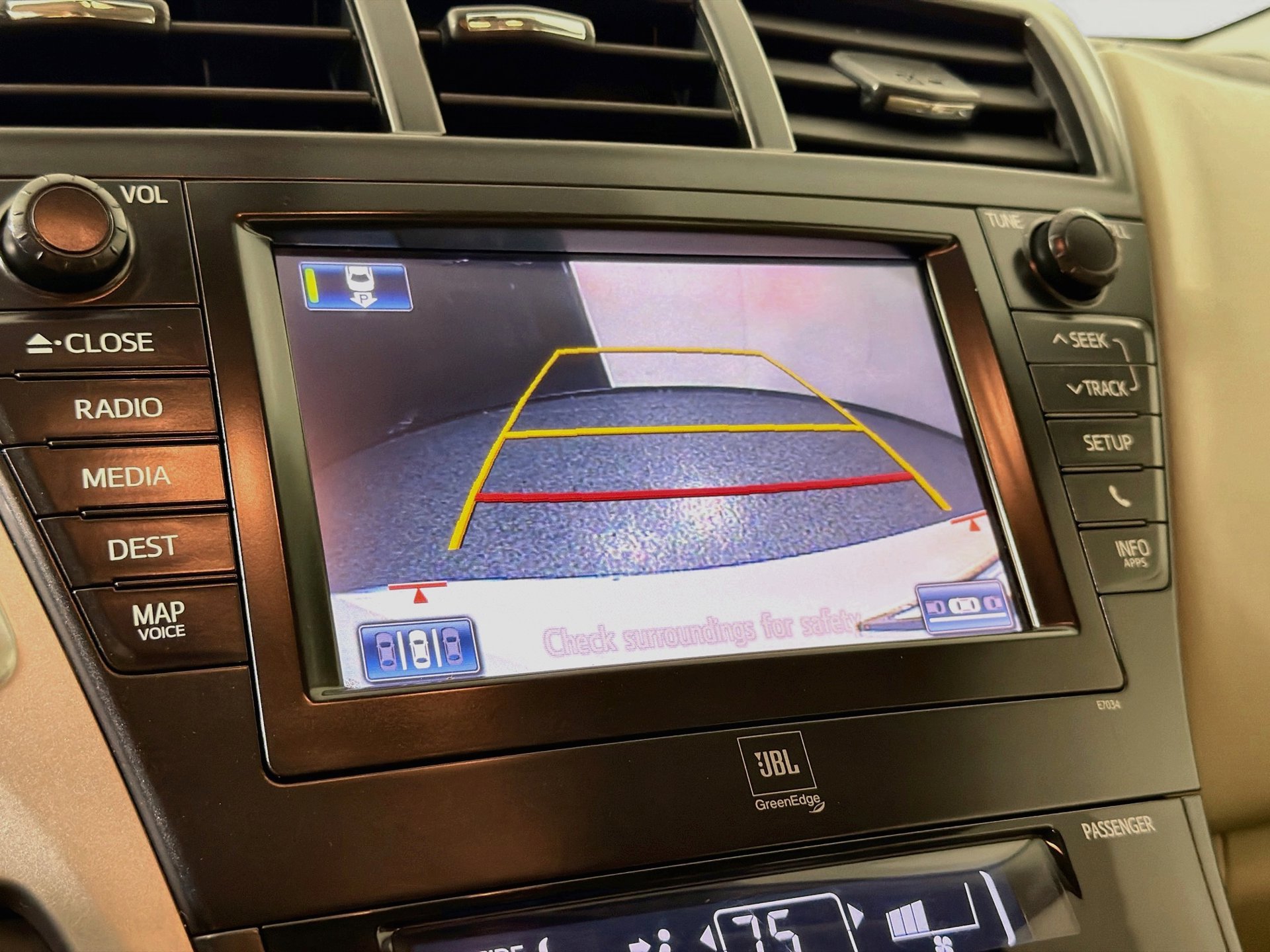 Used 2014 Toyota Prius V Five FWD image 14