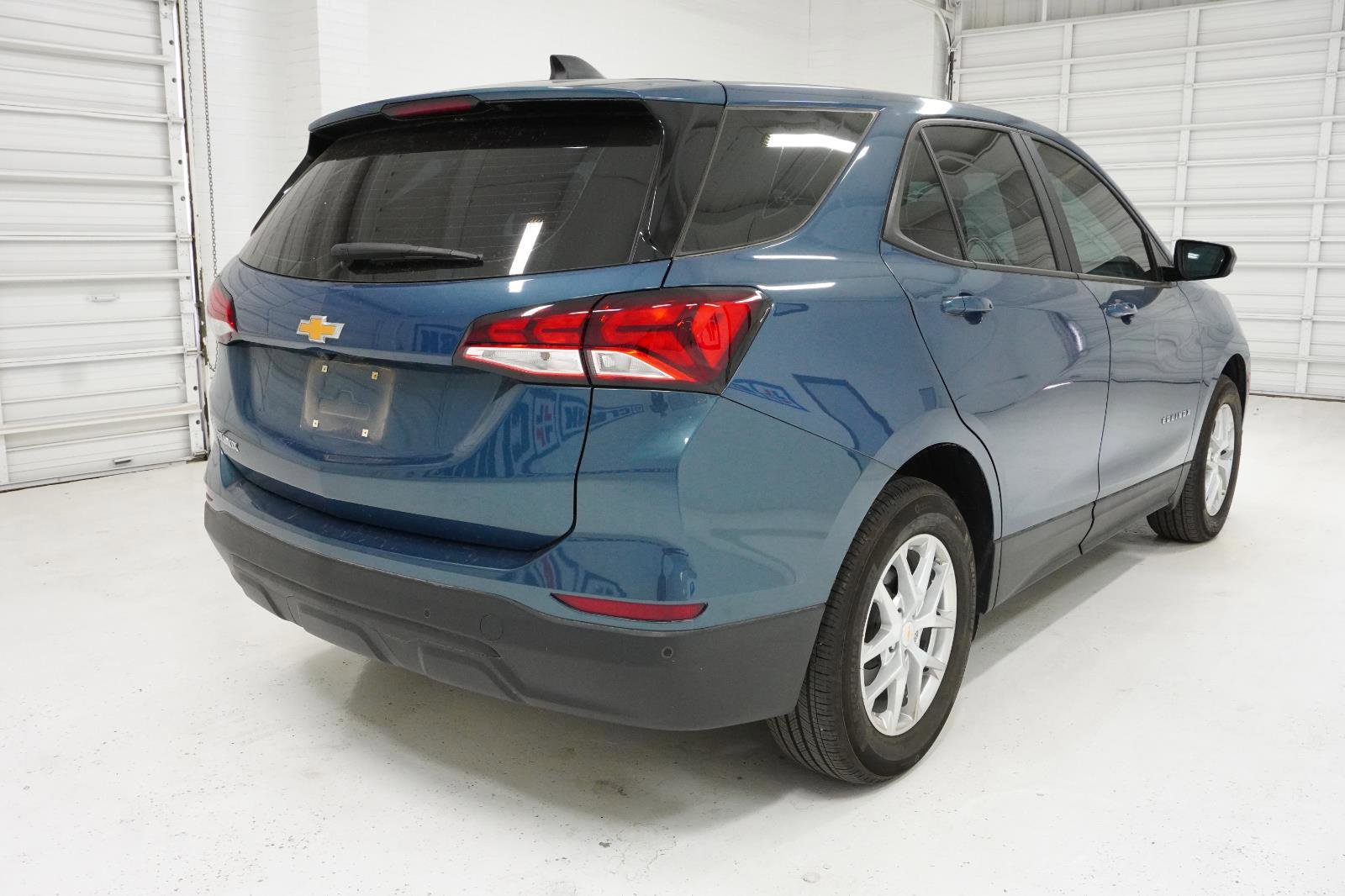 Used 2024 Chevrolet Equinox LS w/ Driver Confidence II Package image 5