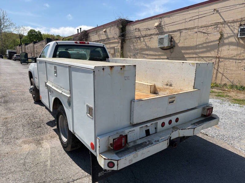 Used 2011 GMC Sierra 3500 W/T w/ Snow Plow Prep Package AWD/4WD image 5