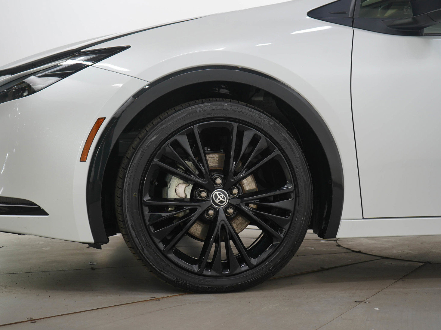 Used 2026 Toyota Prius Plug-In Hybrid image 28