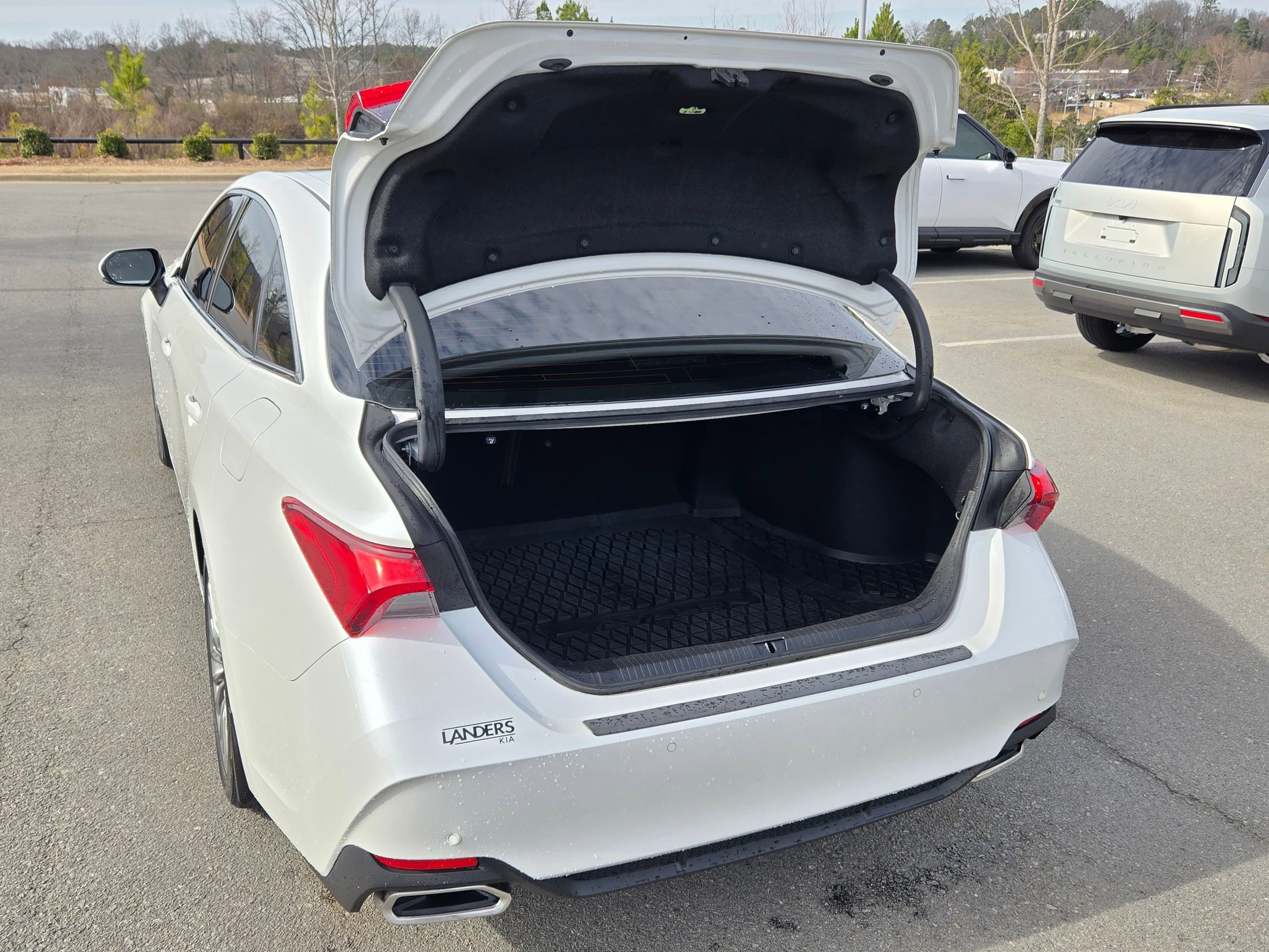 Used 2022 Toyota Avalon Limited w/ Advanced Safety Package image 18