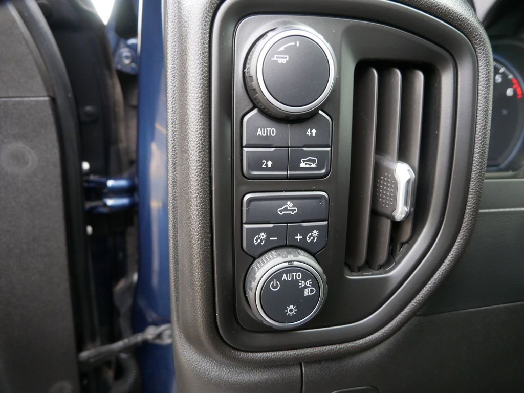 Used 2021 Chevrolet Silverado 1500 Custom image 14