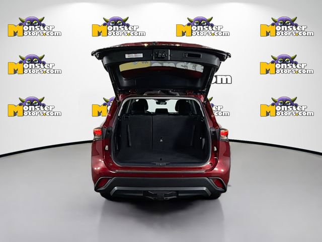 Used 2020 Toyota Highlander XLE AWD/4WD image 26