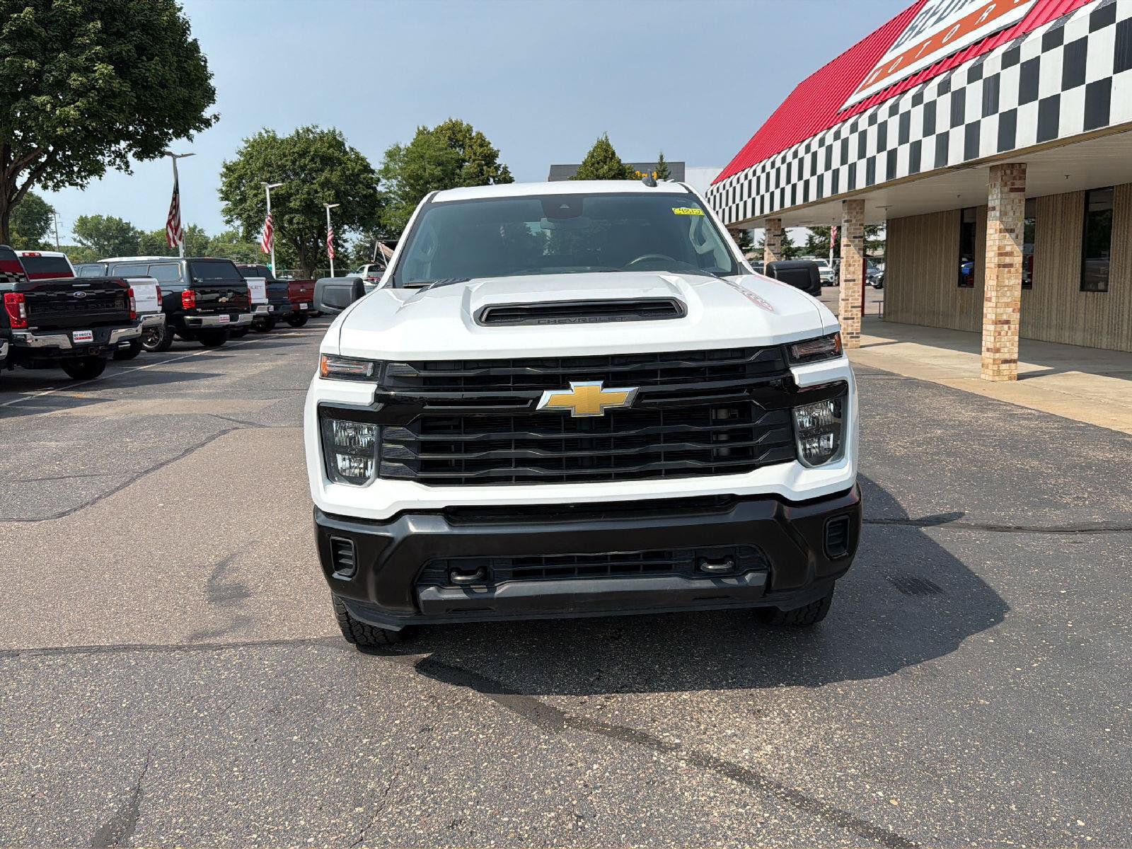 Used 2024 Chevrolet Silverado 2500 W/T w/ WT Convenience Package AWD/4WD image 2