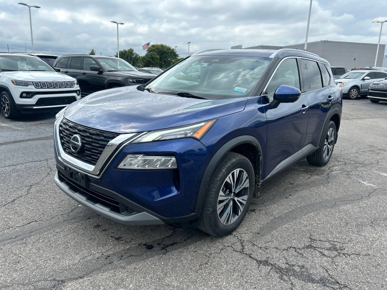 Used 2021 Nissan Rogue SV FWD image 7