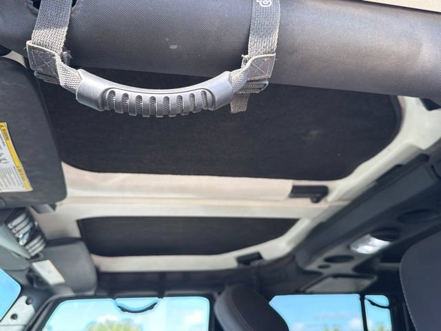 Used 2015 Jeep Wrangler Unlimited Rubicon w/ Dual Top Group AWD/4WD image 22
