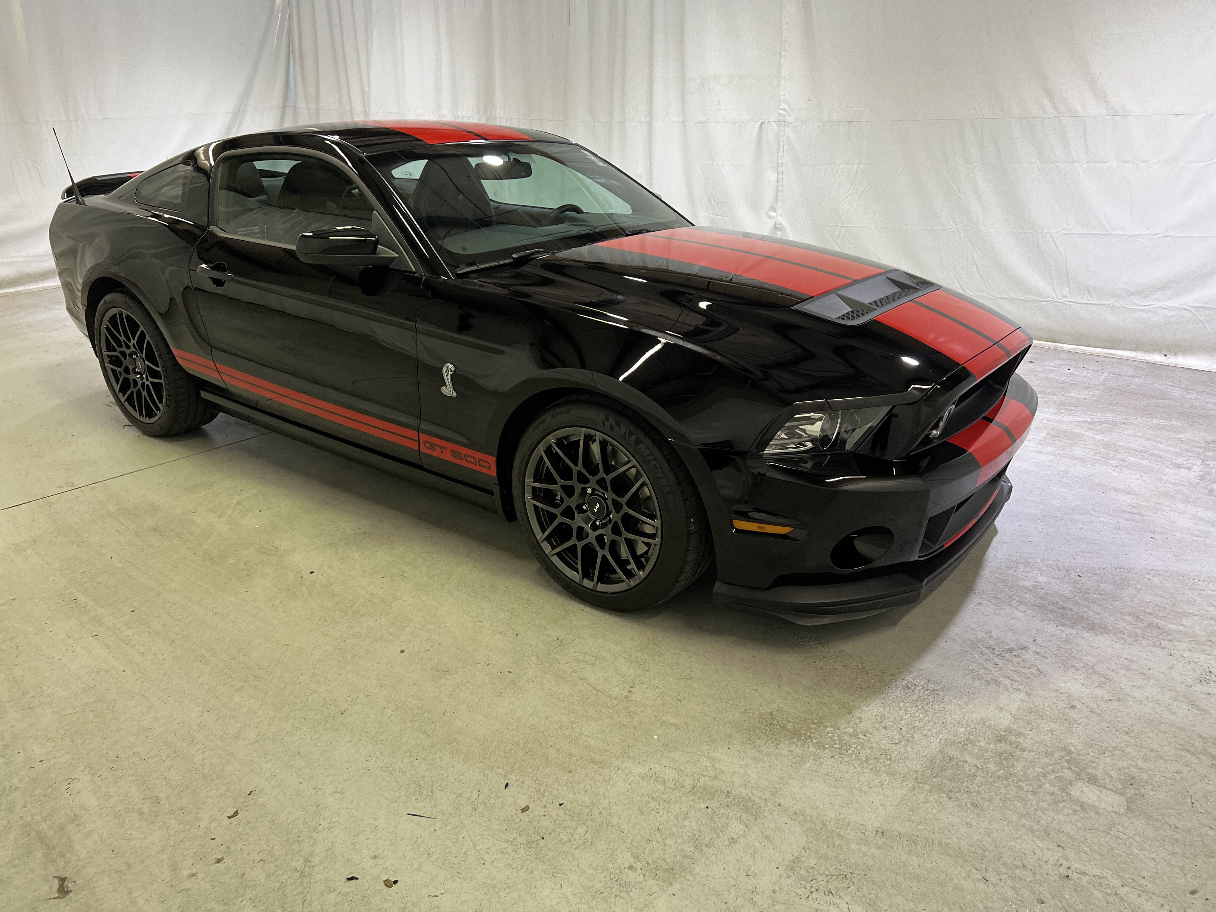 Used 2013 Ford Mustang Shelby GT500 RWD image 2