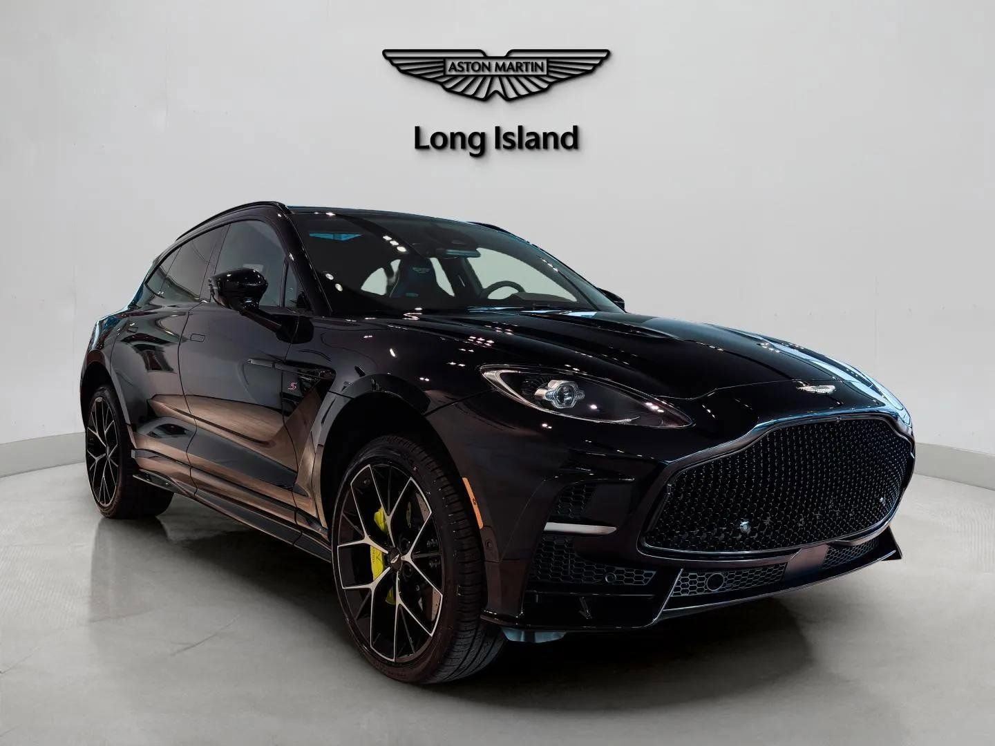New 2026 Aston Martin DBX S image 3