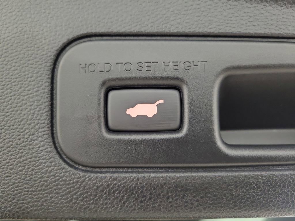 Used 2025 Acura MDX w/ Technology Package image 12