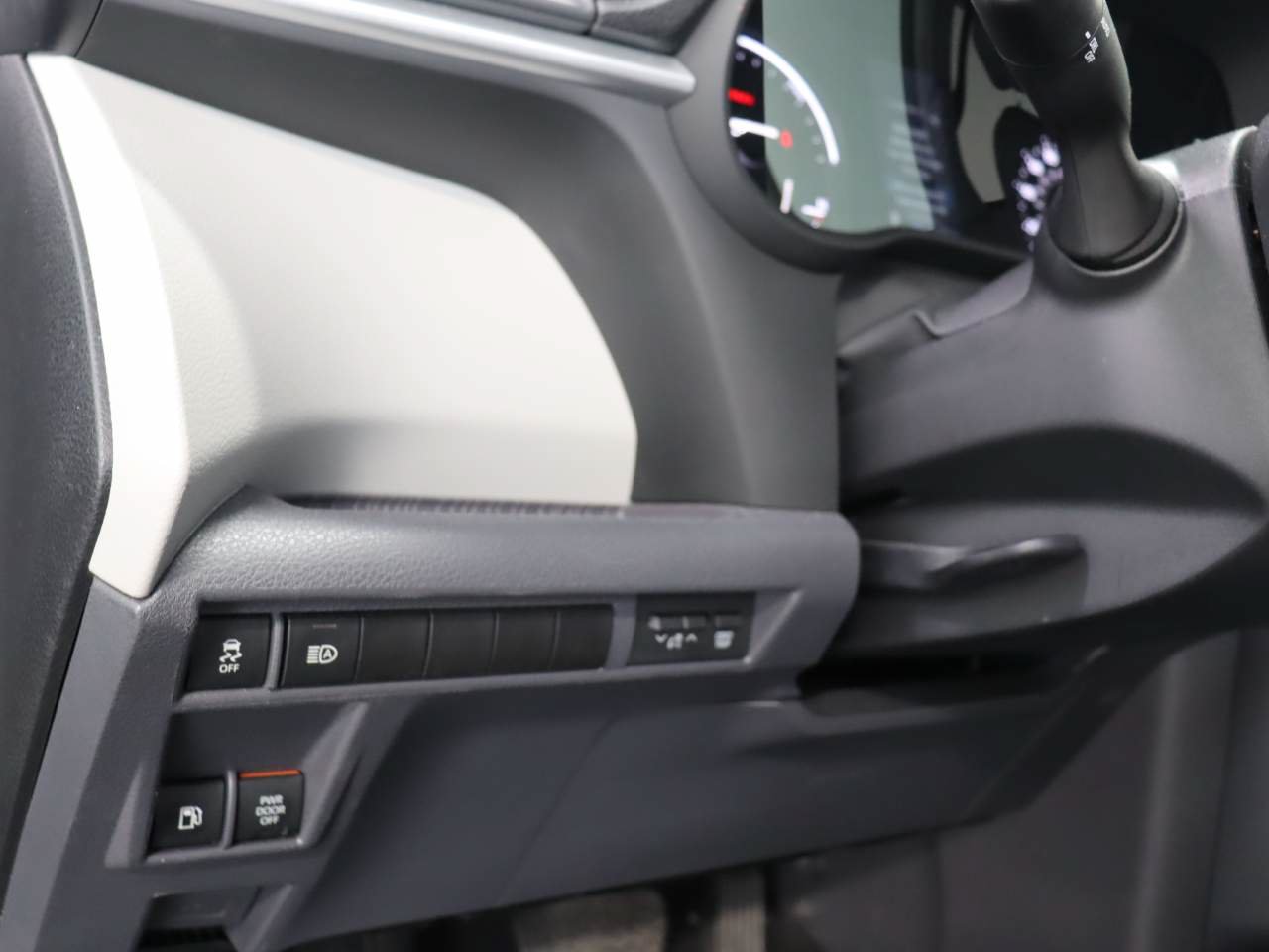 Used 2023 Toyota Sienna LE FWD image 14