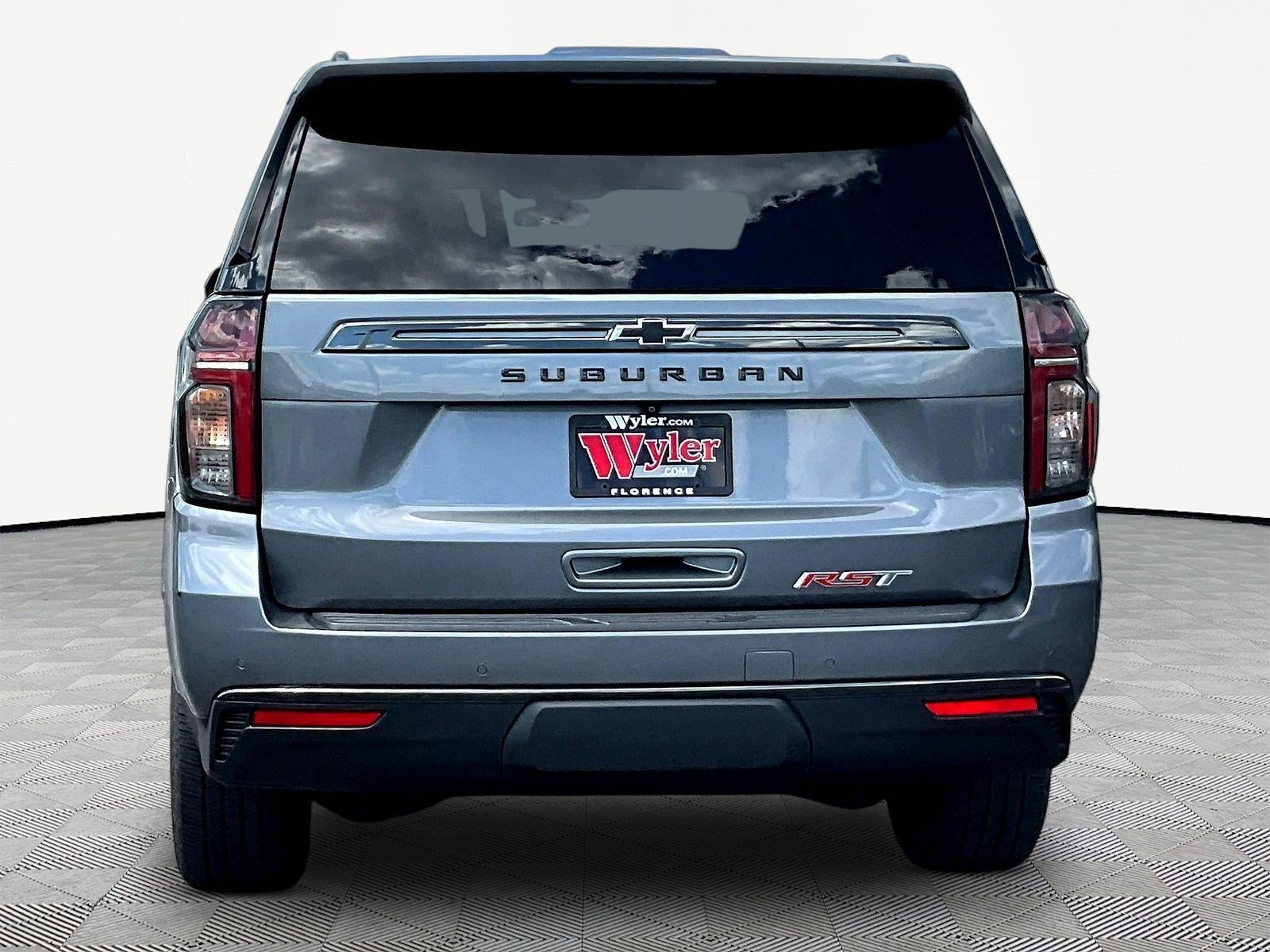 Used 2021 Chevrolet Suburban RST w/ Luxury Package AWD/4WD image 5