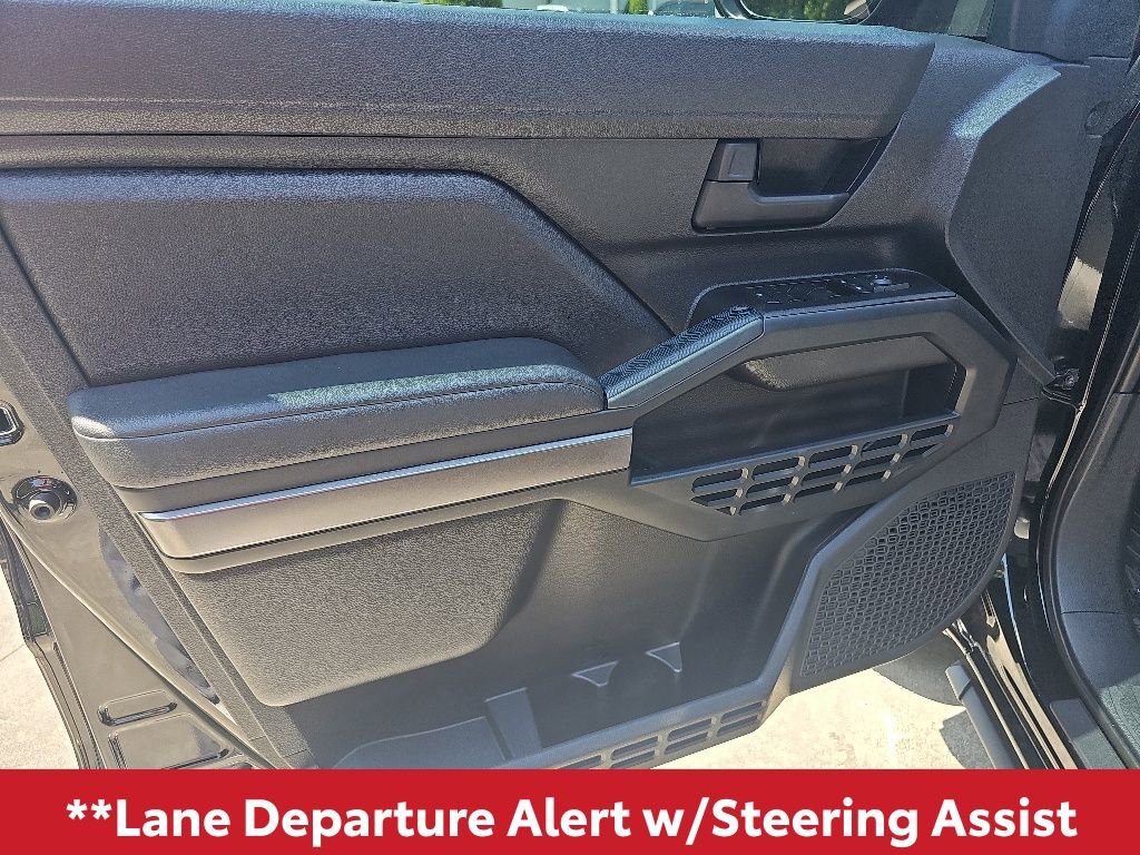 Used 2025 Toyota 4Runner SR5 AWD/4WD image 11