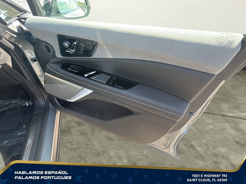 Used 2025 Cadillac Optiq Sport 2 w/ LPO, Floor Liner Package AWD/4WD image 32