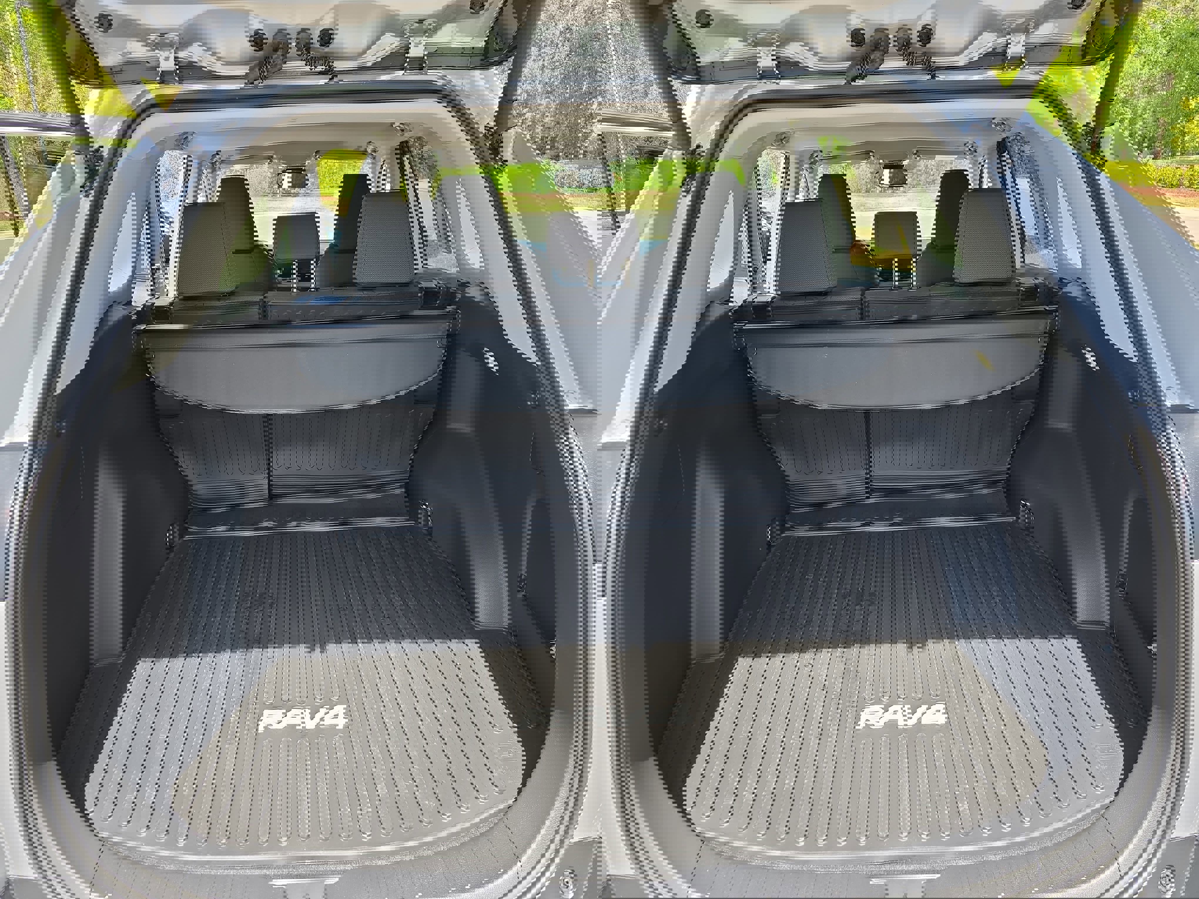 Used 2025 Toyota RAV4 XLE w/ Convenience Package image 13