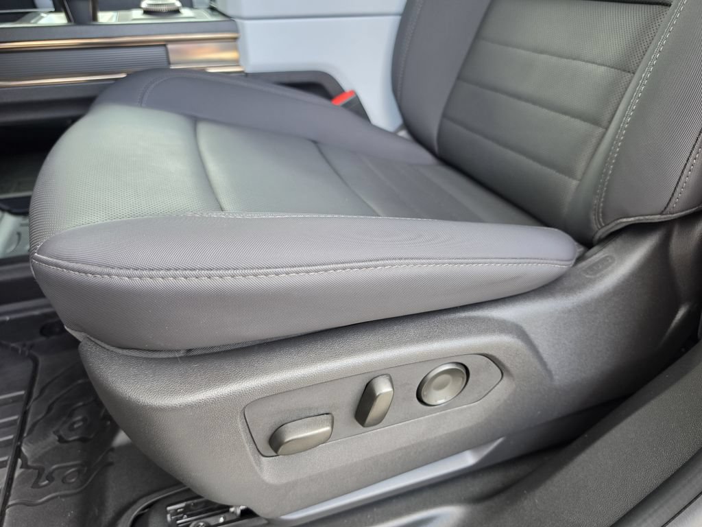 Used 2025 GMC Hummer EV 2X w/ LPO, Dark Essentials Package AWD/4WD image 14