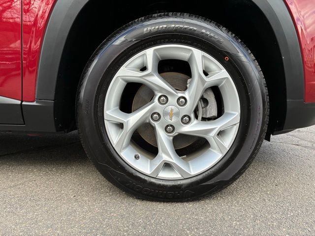 Used 2024 Chevrolet Trax LS w/ LS Convenience Package FWD image 9