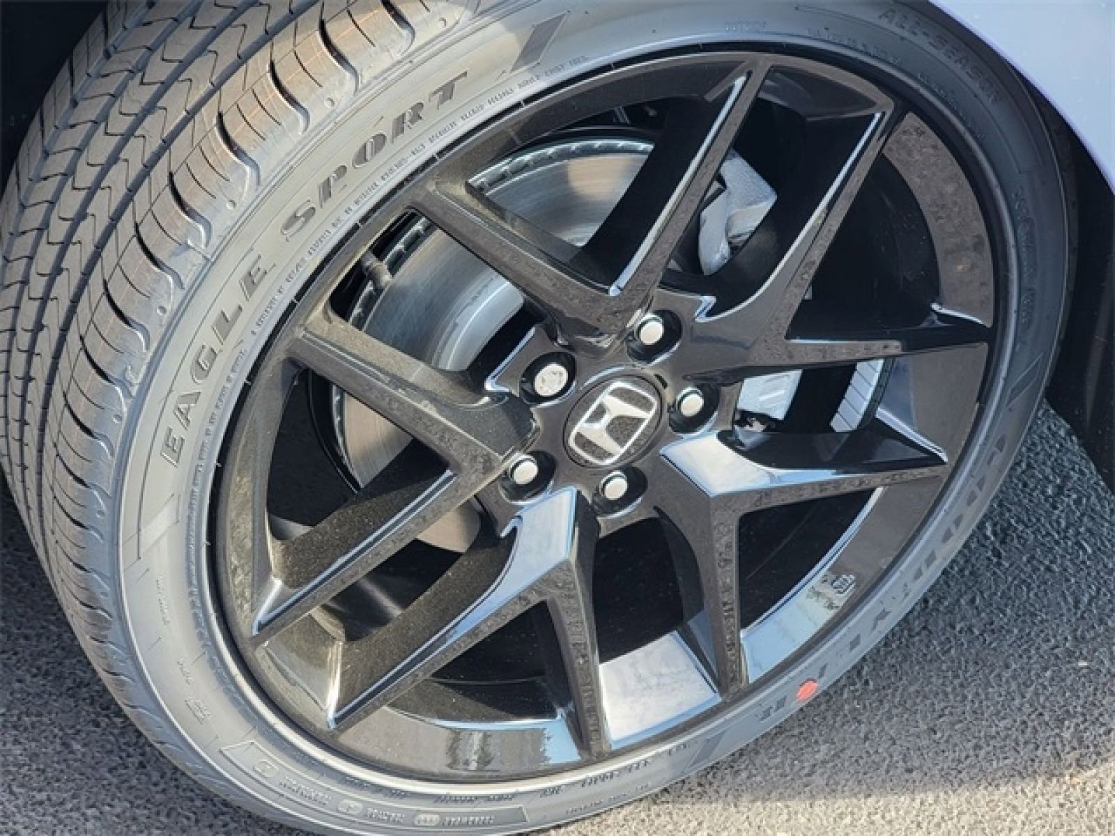 Used 2024 Honda Civic Sport image 2