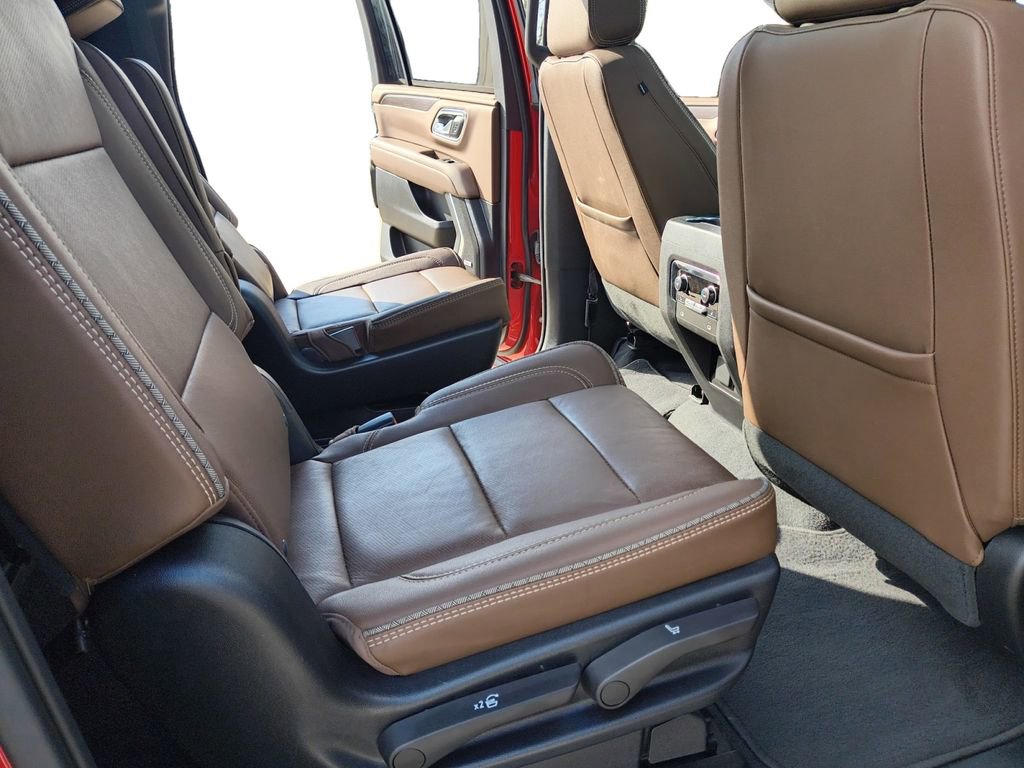 Used 2023 Chevrolet Suburban High Country image 19