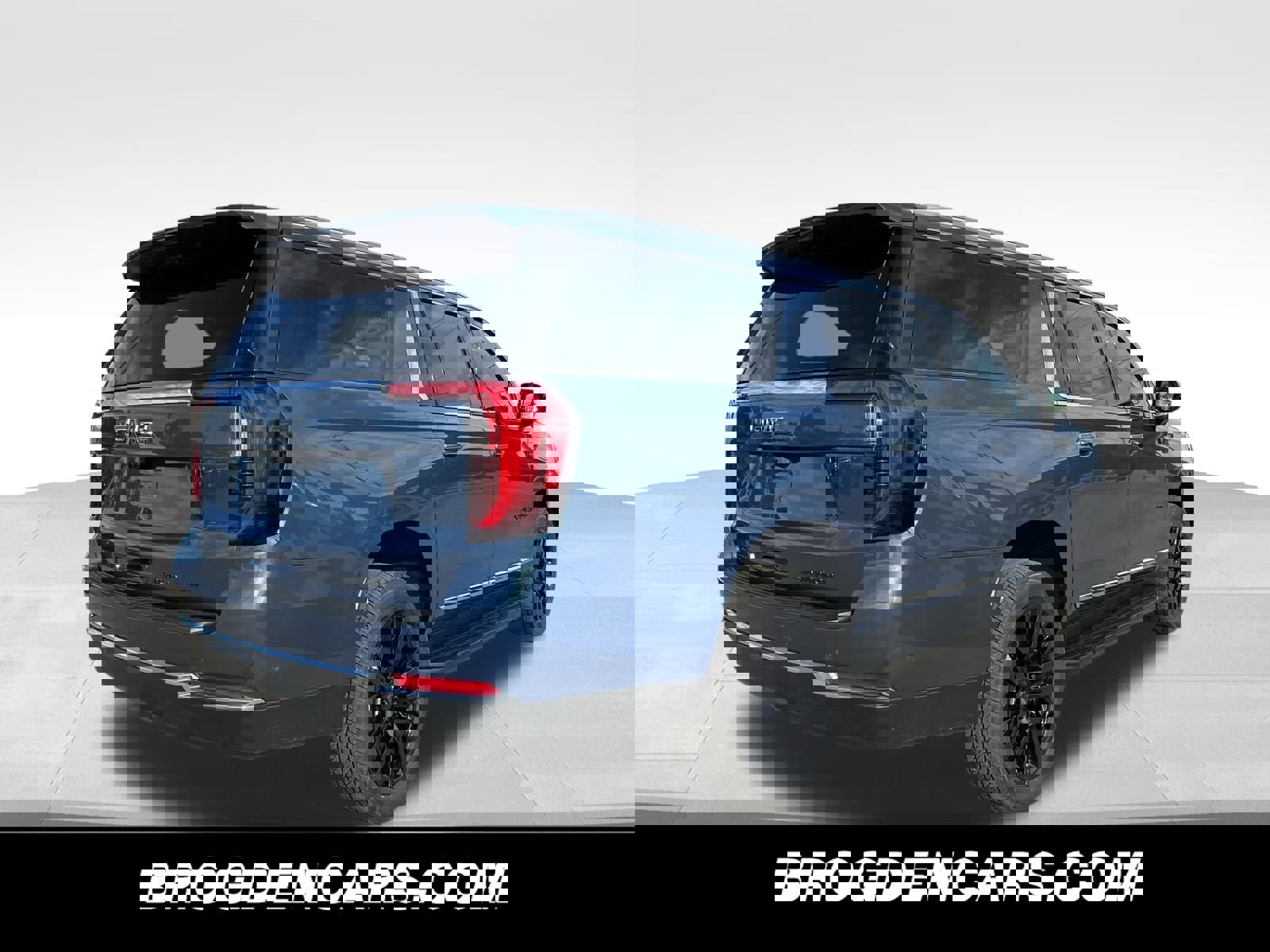 New 2026 GMC Yukon XL Elevation w/ Elevation Premium Package image 3