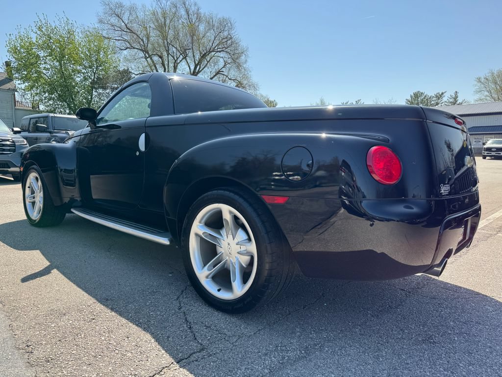 Used 2003 Chevrolet SSR w/ Preferred Equipment Group RWD image 7