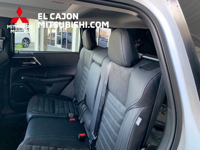 New 2026 Mitsubishi Outlander AWD image 11