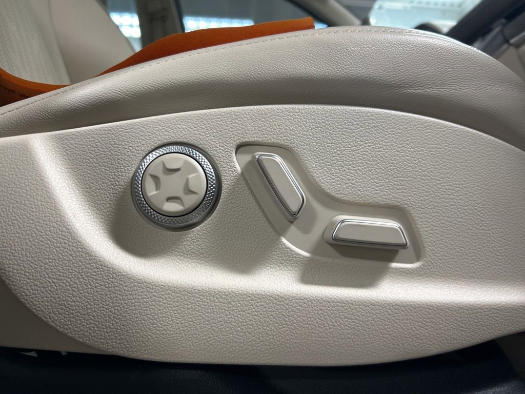 Used 2023 Genesis GV80 2.5T w/ Advanced Package image 28