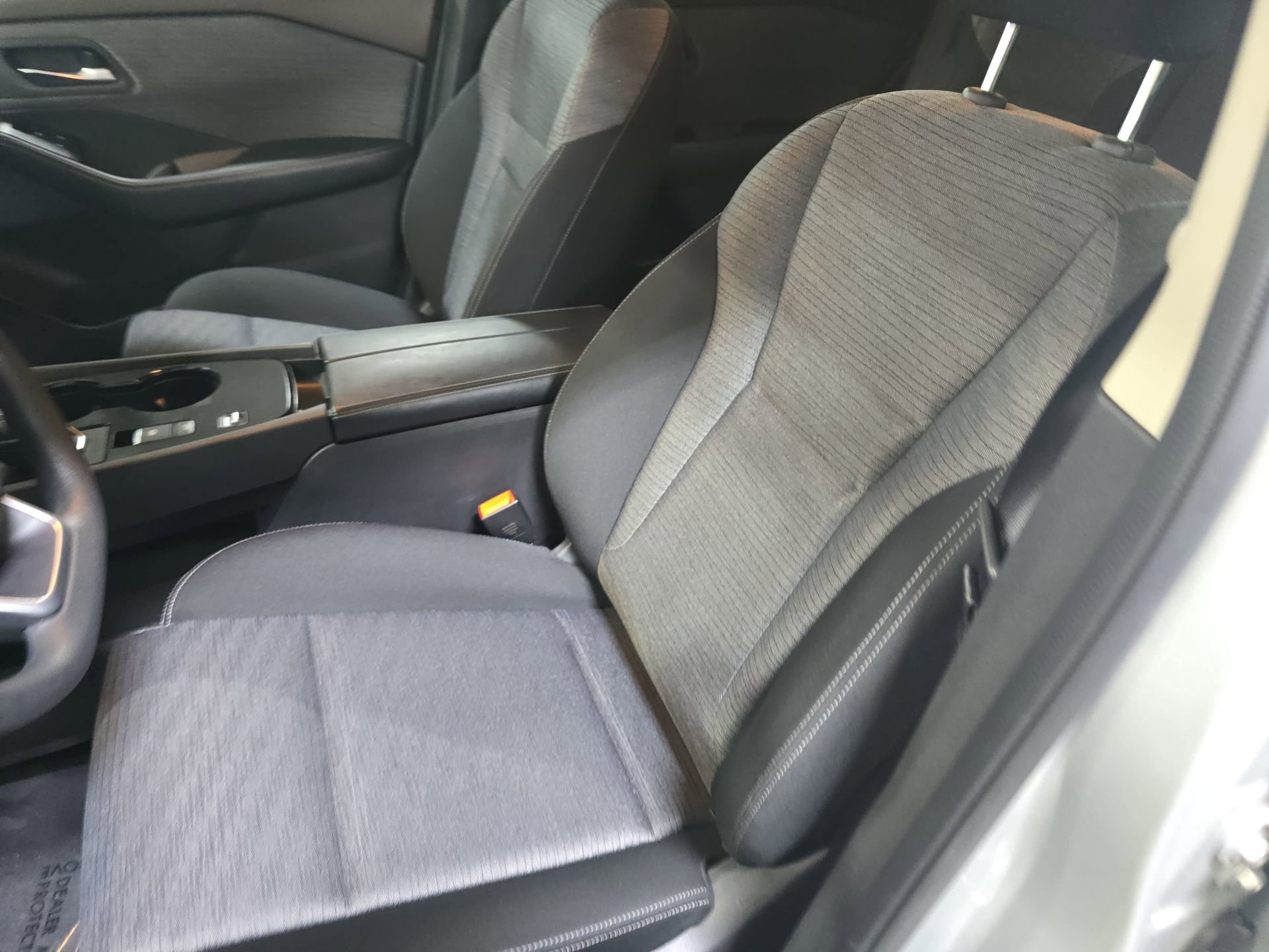 Certified 2023 Nissan Rogue SV FWD image 15