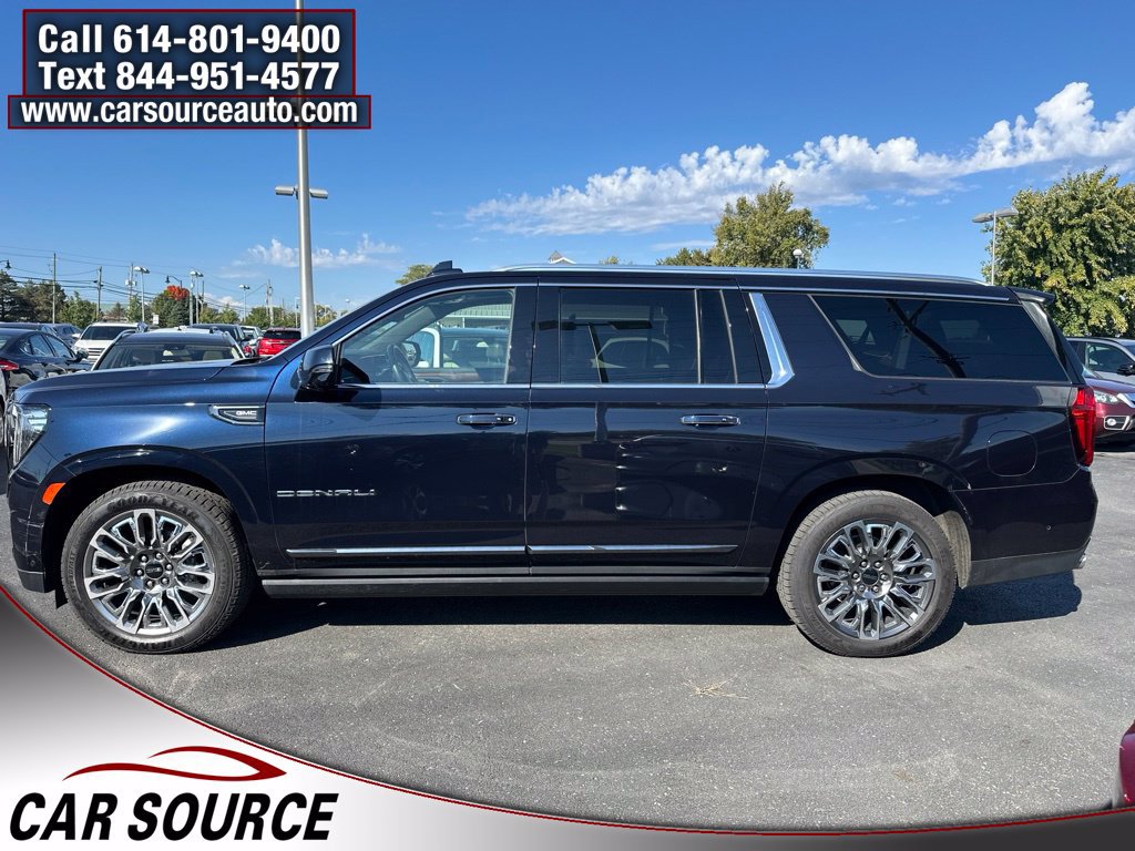Used 2023 GMC Yukon XL Denali Ultimate AWD/4WD image 3
