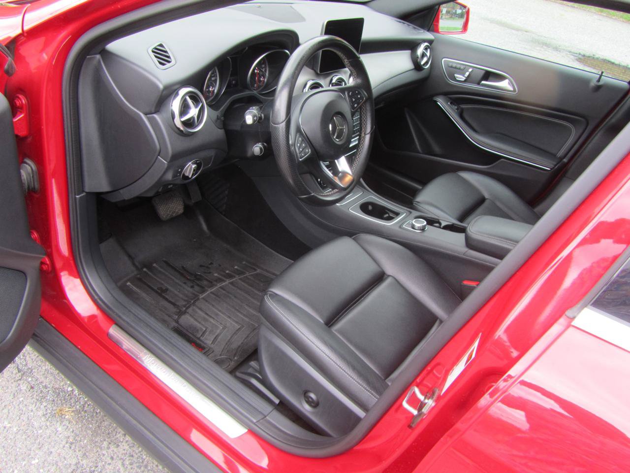 Used 2018 Mercedes-Benz GLA 250 4MATIC image 17