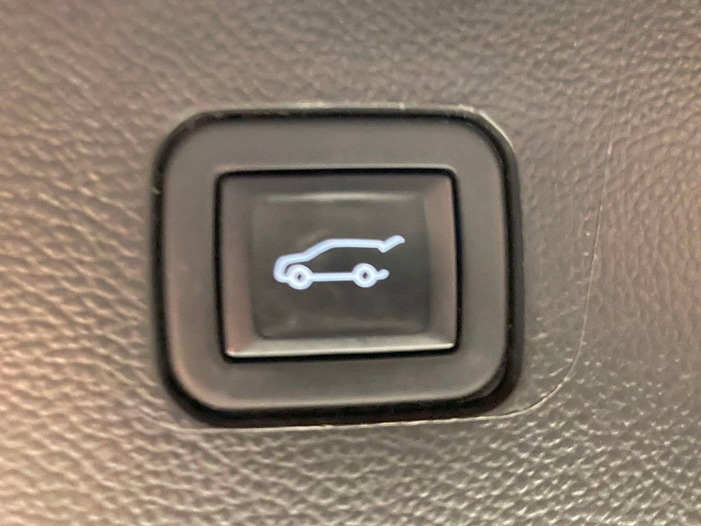 Used 2023 Chevrolet Traverse RS w/ LPO, Floor Liner Package image 13