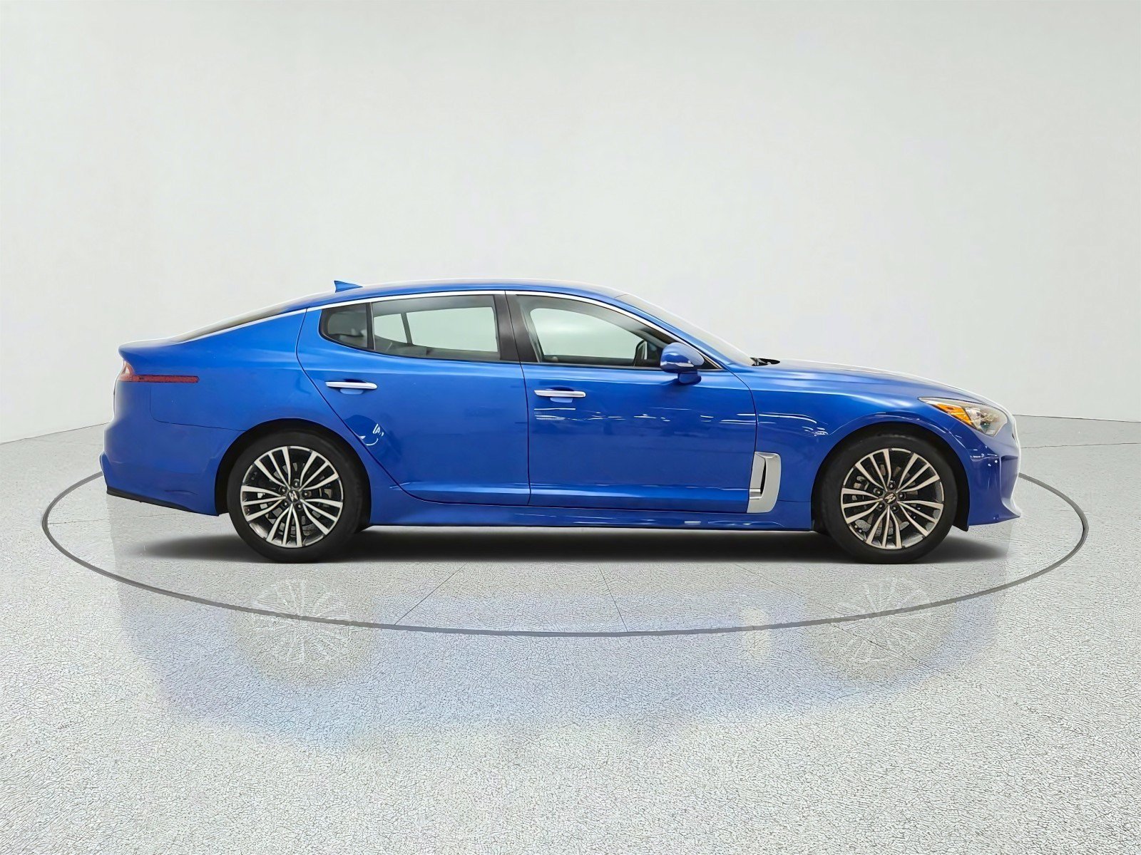 Used 2019 Kia Stinger RWD image 4