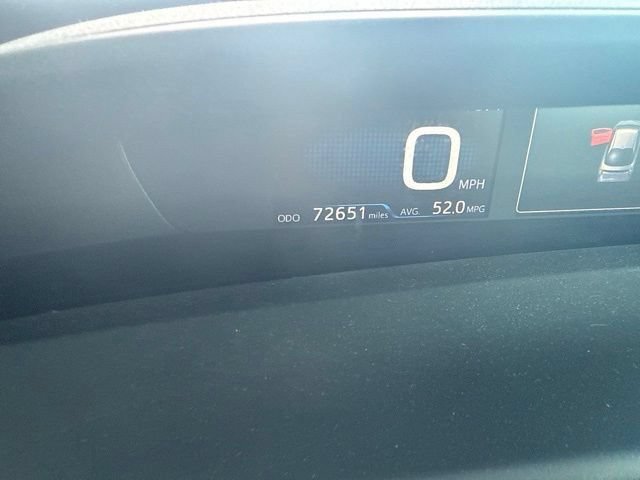 Used 2018 Toyota Prius Three Touring FWD image 2