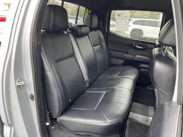 Used 2020 Toyota Tacoma TRD Off-Road w/ TRD Premium Off Road Package AWD/4WD image 22