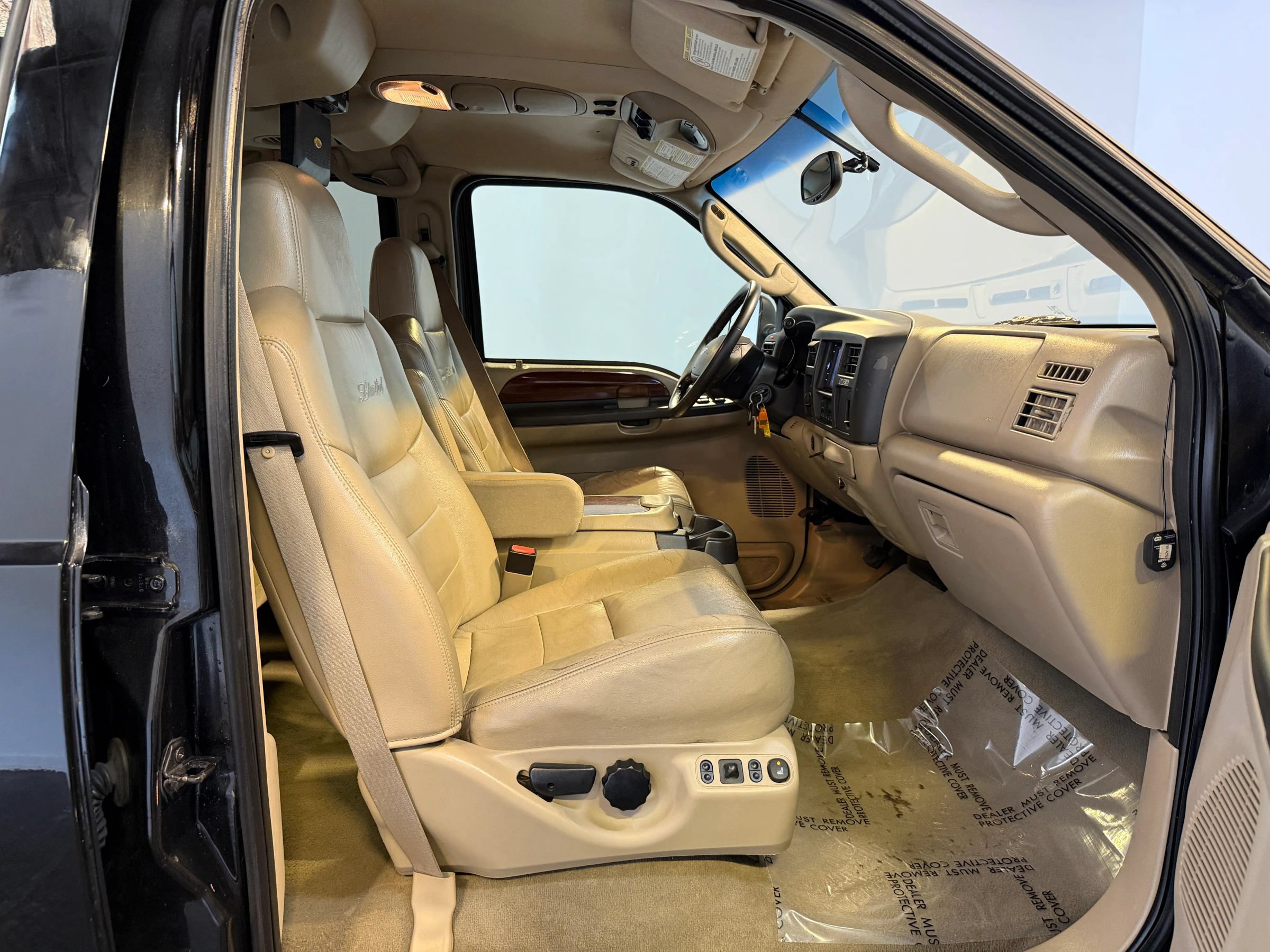 Used 2005 Ford Excursion Limited AWD/4WD image 26