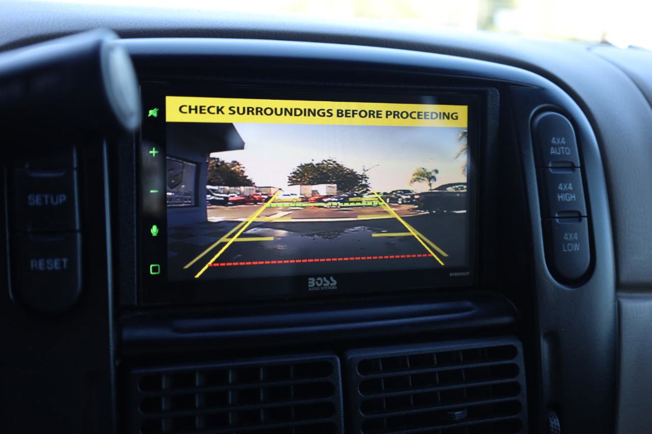 Used 2005 Ford Explorer XLT AWD/4WD image 10