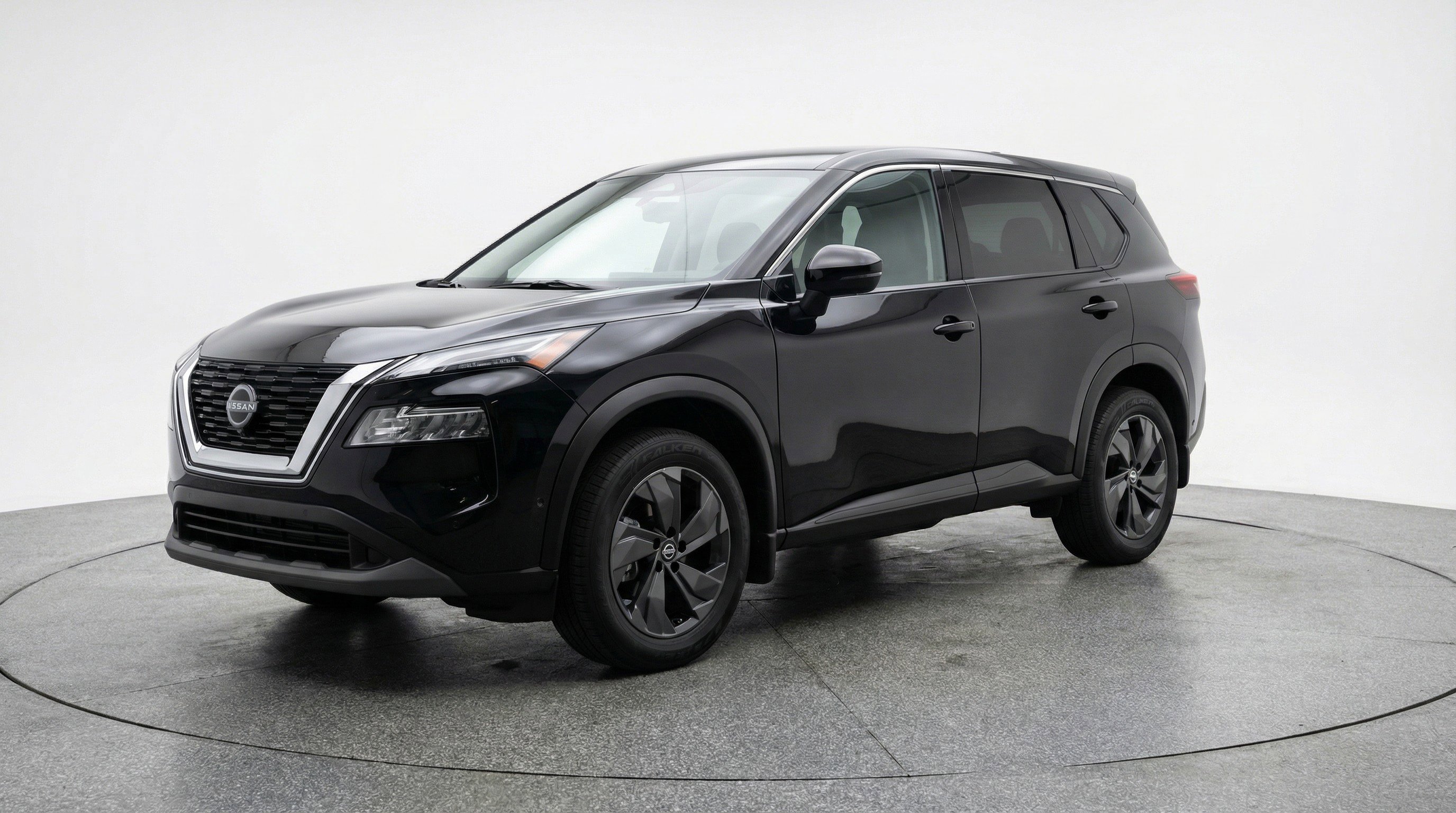 Used 2025 Nissan Rogue SV image 3