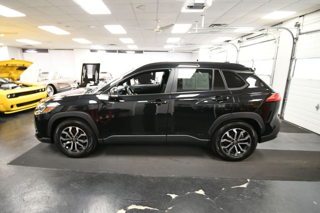 Used 2023 Toyota Corolla Cross AWD Hybrid image 4