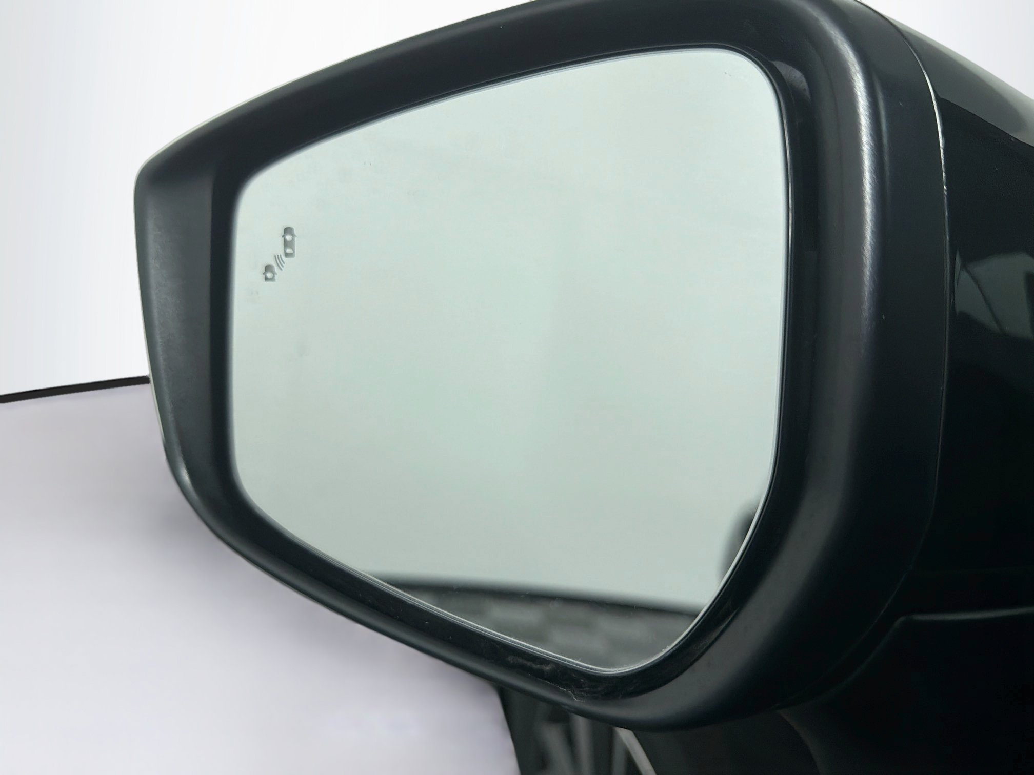 Used 2025 Nissan Versa SV FWD image 16