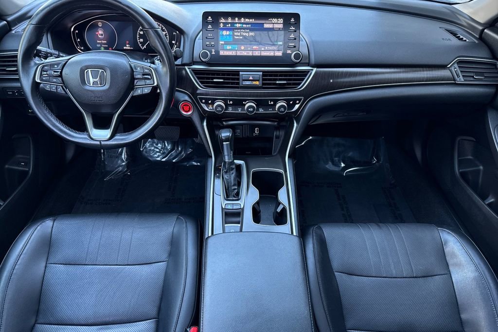 Certified 2018 Honda Accord Touring image 9