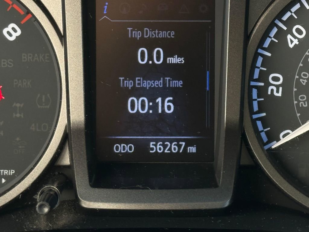 Used 2020 Toyota Tacoma TRD Off-Road w/ Technology Package AWD/4WD image 16