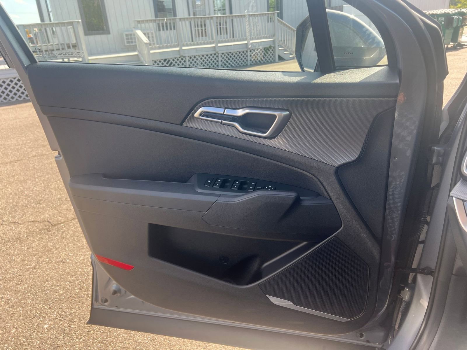 Used 2025 Kia Sportage LX FWD image 18