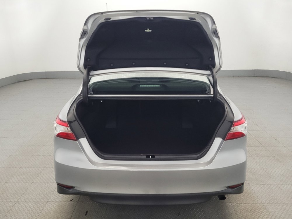 Used 2019 Toyota Camry LE image 29